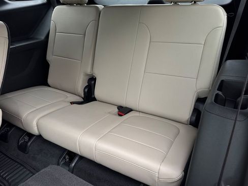 Certified 2023 Chevrolet Traverse LT w/ LT Premium Package image 17