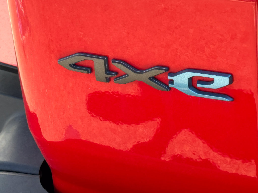 Used 2024 Jeep Wrangler Unlimited AWD/4WD image 9