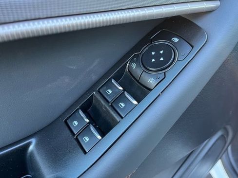 Used 2025 Ford Explorer Active w/ Active Comfort Package image 12