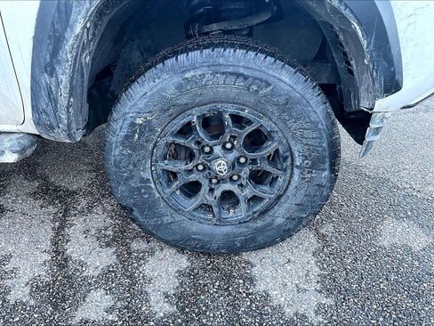 Certified 2019 Toyota Tacoma SR w/ SX Package image 4