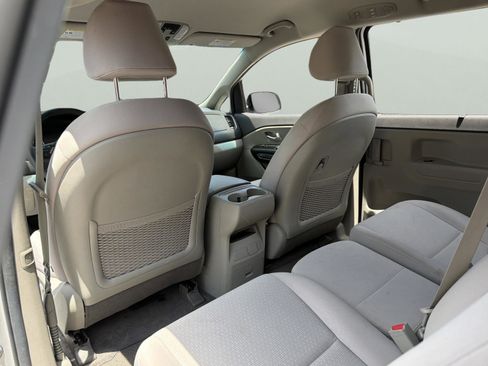 Used 2016 Kia Sedona LX w/ LX Convenience Package FWD image 24