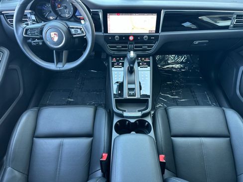 Certified 2026 Porsche Macan AWD/4WD image 6