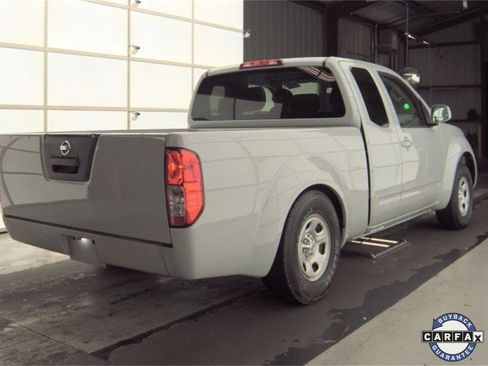 Used 2018 Nissan Frontier S image 3