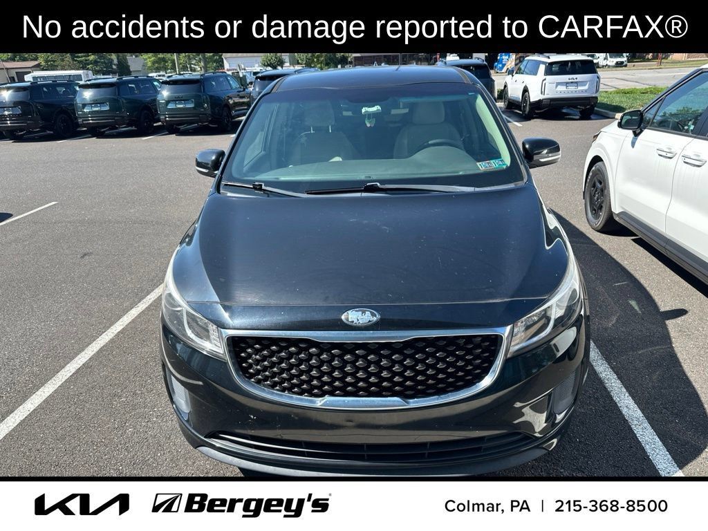 Used 2018 Kia Sedona LX FWD image 2