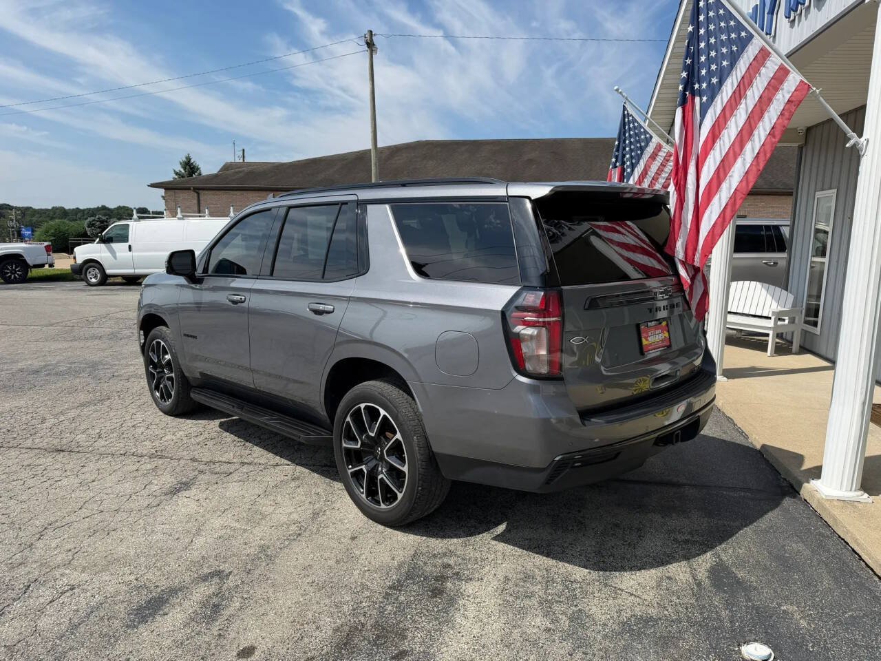 Used 2021 Chevrolet Tahoe RST w/ Luxury Package AWD/4WD image 3