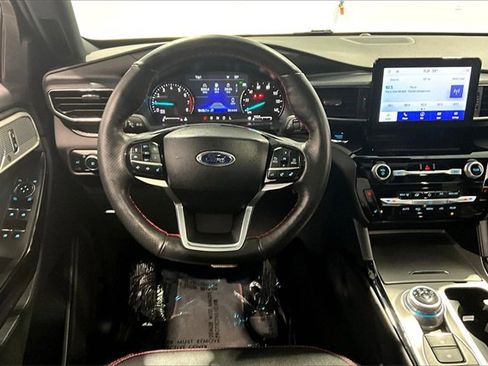 Used 2024 Ford Explorer ST-Line w/ Class IV Trailer Tow Package image 8