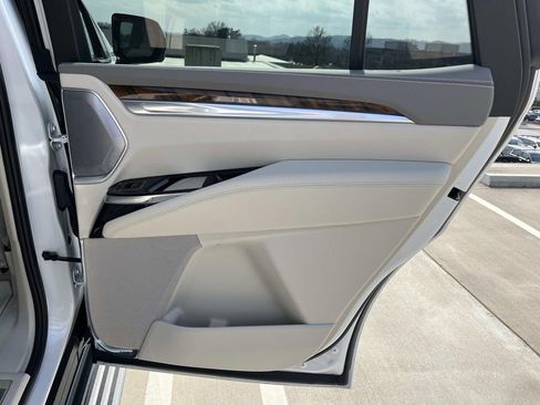 Certified 2025 Cadillac Escalade Sport Platinum image 22