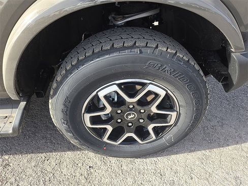 New 2025 Ford Bronco Outer Banks image 7