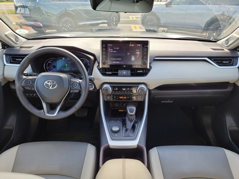 Used 2022 Toyota RAV4 Limited AWD/4WD image 18