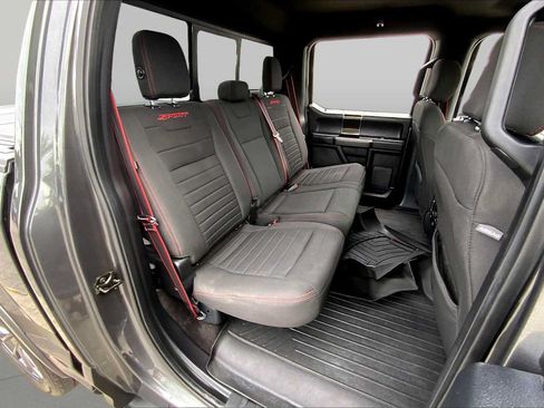 Used 2018 Ford F150 XLT w/ Equipment Group 302A Luxury AWD/4WD image 19