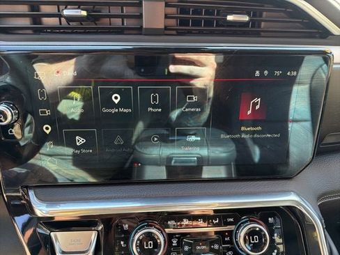 Used 2024 GMC Sierra 2500 Denali w/ Denali Reserve Package AWD/4WD image 11
