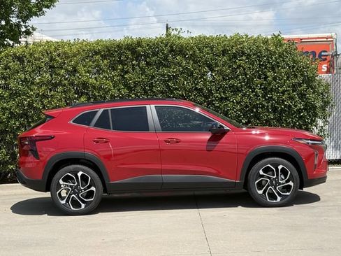 New 2026 Chevrolet Trax RS FWD image 3