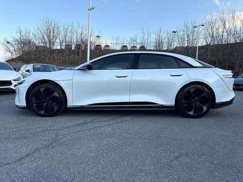 Used 2024 Lucid Air Touring image 4