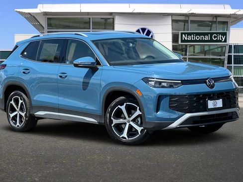 New 2026 Volkswagen Tiguan SE FWD image 2