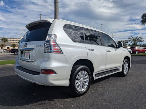 Used 2023 Lexus GX 460 Premium image 4