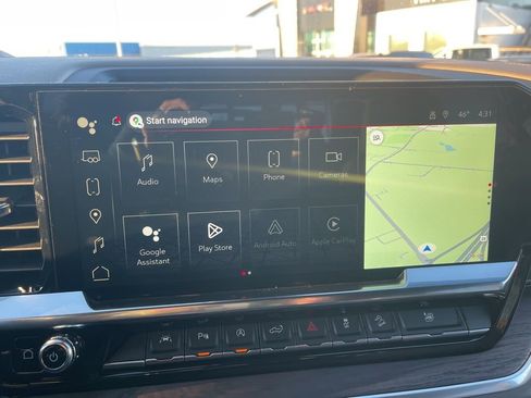 Used 2025 GMC Sierra 1500 SLT w/ SLT Premium Plus Package image 28