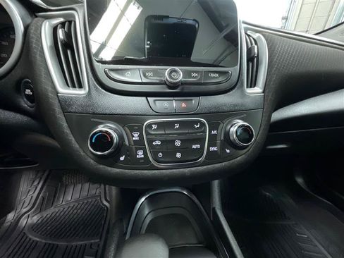 Used 2023 Chevrolet Malibu LT FWD image 16