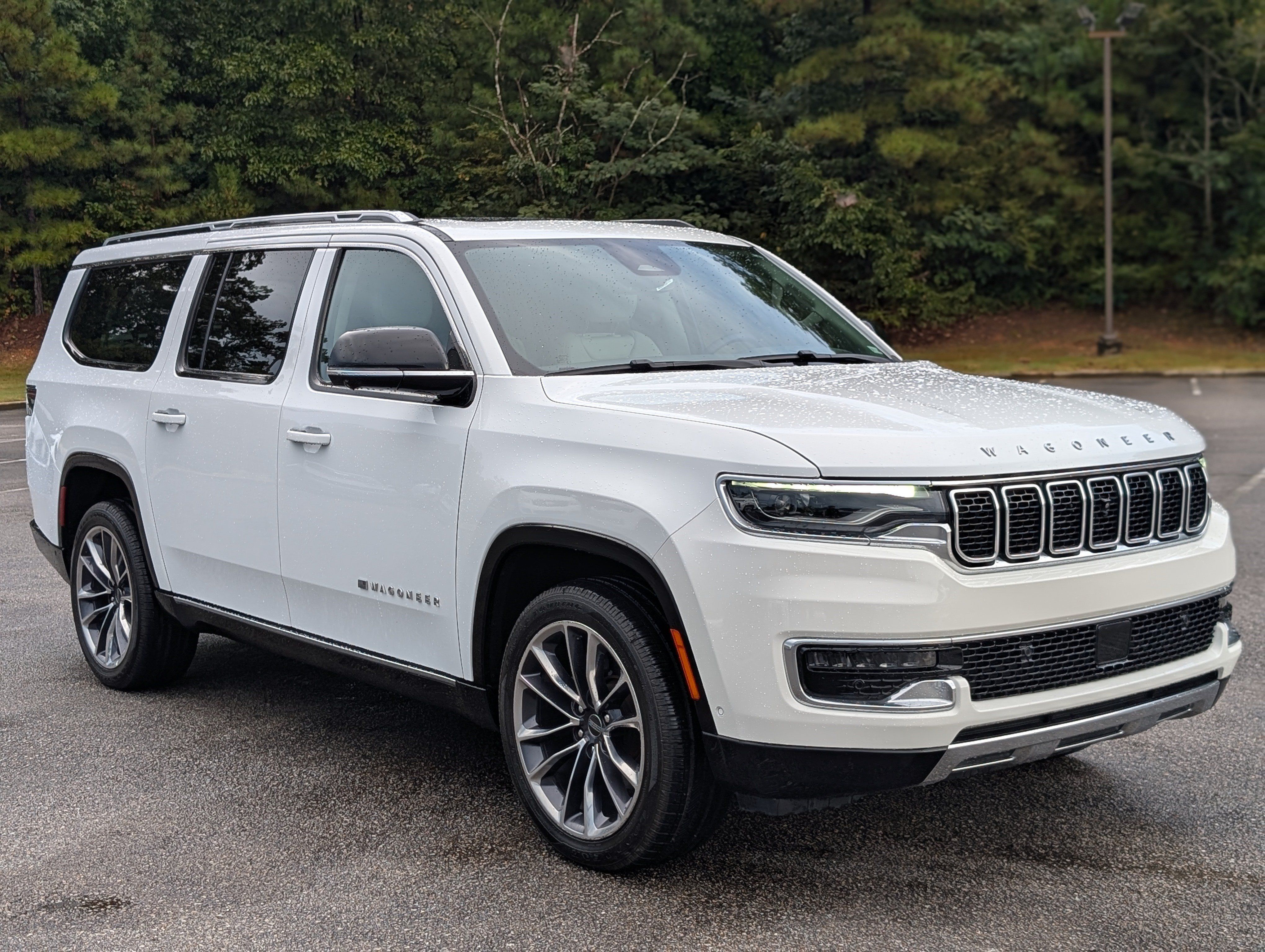 Used 2024 Jeep Wagoneer L Series III w/ Premium Group I AWD/4WD image 11