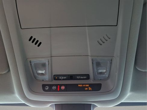 Used 2023 Chevrolet Equinox LT image 25