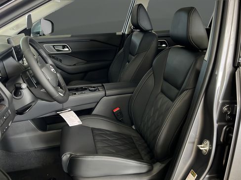 New 2026 Nissan Rogue Platinum AWD/4WD image 9