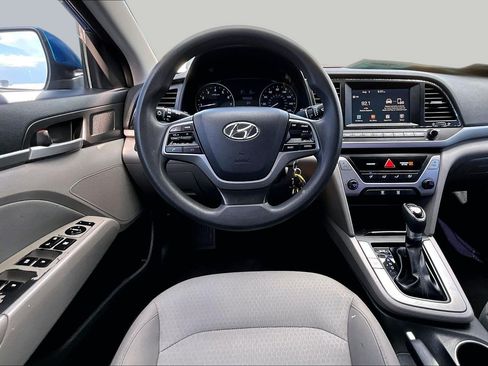 Used 2017 Hyundai Elantra SE FWD image 5