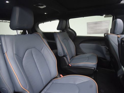 New 2027 Chrysler Pacifica Pinnacle FWD image 20