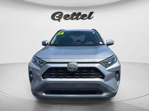 Used 2020 Toyota RAV4 XLE w/ Convenience Package FWD image 2