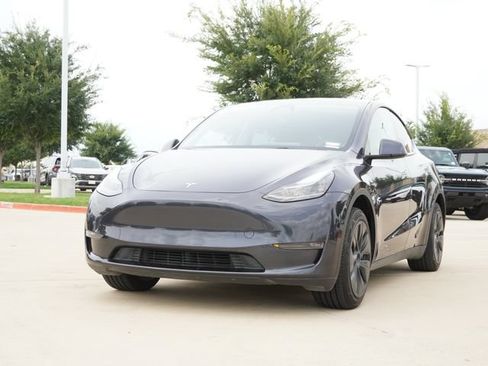 Used 2024 Tesla Model Y Long Range AWD/4WD image 3