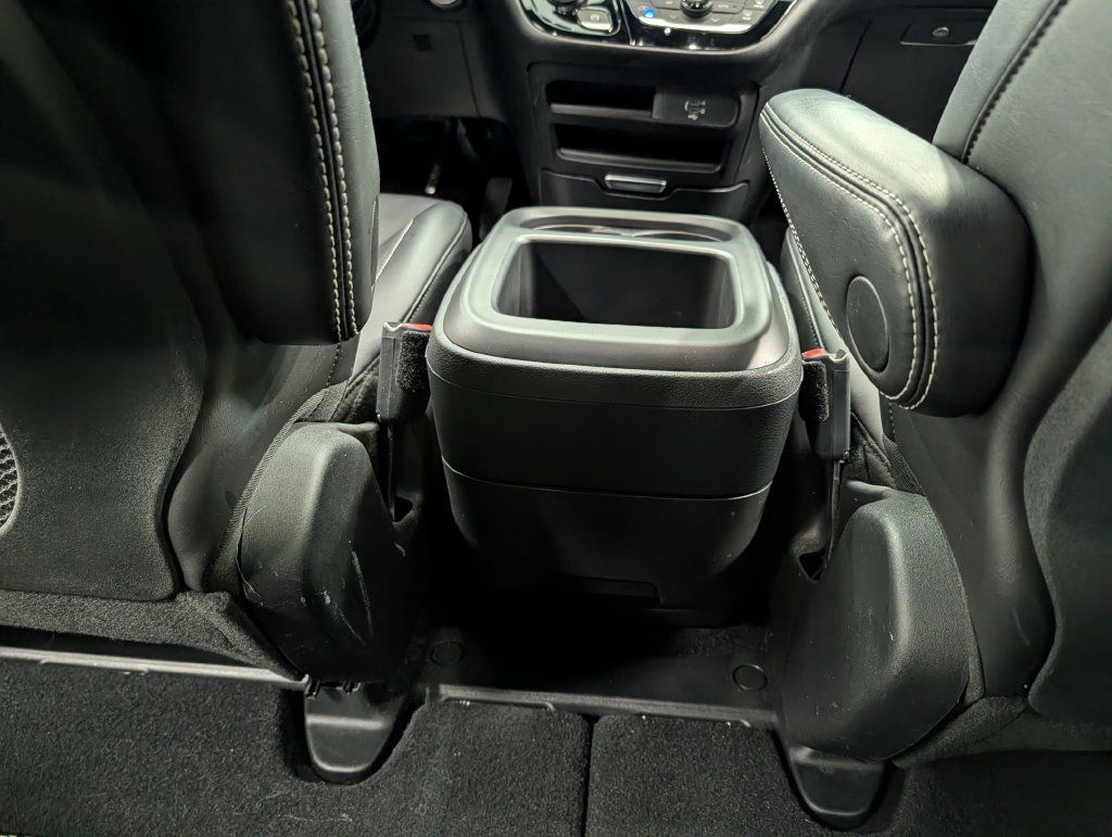 Used 2026 Chrysler Pacifica Select FWD image 29