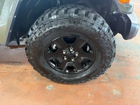 Used 2021 Jeep Wrangler Unlimited Sahara w/ Cold Weather Group AWD/4WD image 10