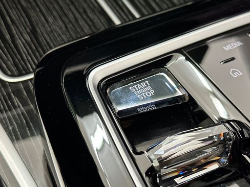 Certified 2023 BMW 740i RWD image 16