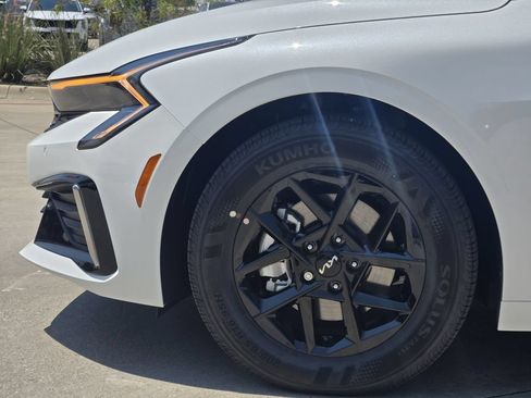 New 2026 Kia K5 LXS FWD image 5