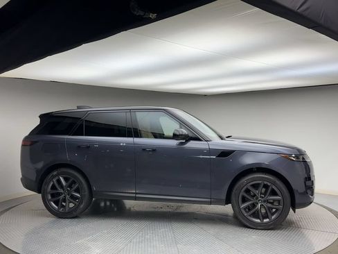 Used 2024 Land Rover Range Rover Sport SE AWD/4WD image 9