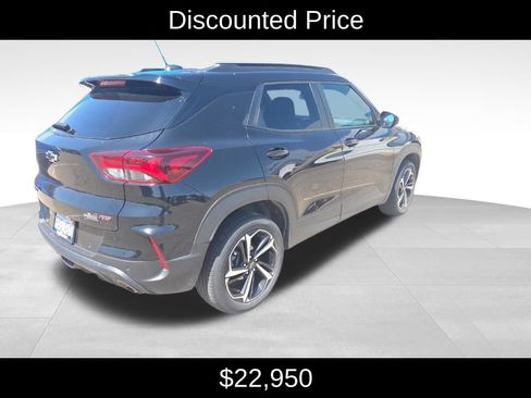 Used 2022 Chevrolet TrailBlazer RS w/ Technology Package AWD/4WD image 3
