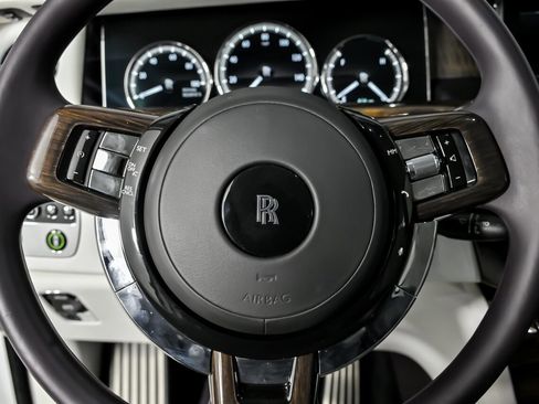 Used 2018 Rolls-Royce Phantom Sedan image 30