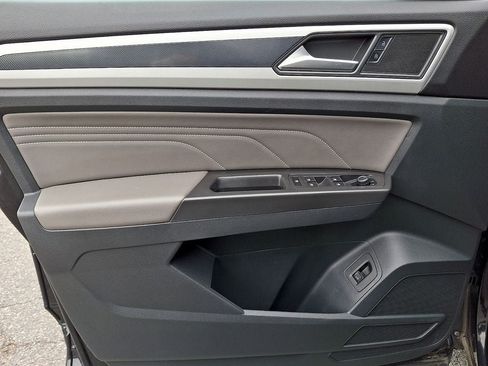 Certified 2023 Volkswagen Atlas SEL R-Line AWD/4WD image 14