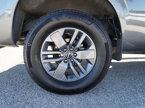 Used 2025 Nissan Frontier SV image 6