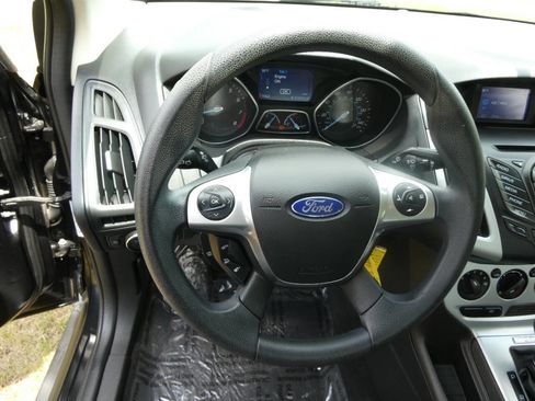 Used 2014 Ford Focus SE w/ Interior Protection Package image 11