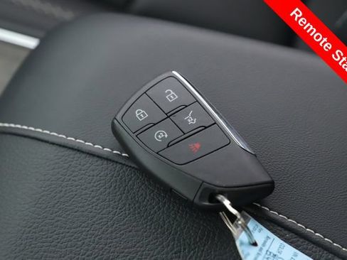 Used 2026 GMC Acadia Denali w/ LPO, Floor Liner Package AWD/4WD image 3