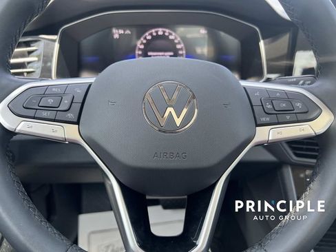 Used 2026 Volkswagen Jetta SE FWD image 18