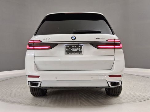 New 2026 BMW X7 xDrive40i w/ Premium Package image 8