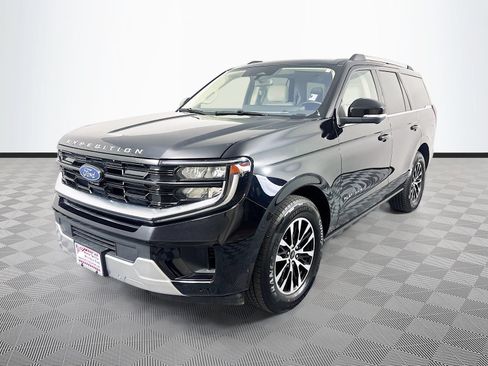 Certified 2025 Ford Expedition Platinum AWD/4WD image 3