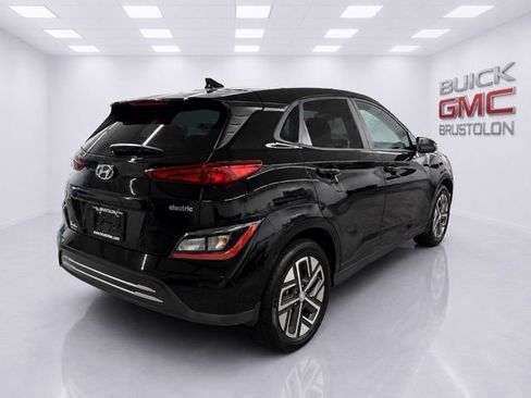 Used 2023 Hyundai Kona SE FWD image 7