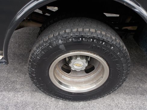 Used 2002 Chevrolet Silverado 3500 LT w/ Off-Road Skid Plate Pkg image 18