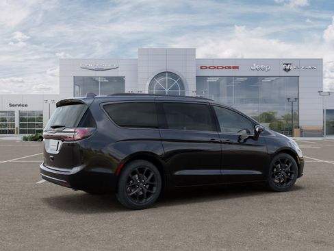 New 2026 Chrysler Pacifica Select w/ S Appearance Package FWD image 4