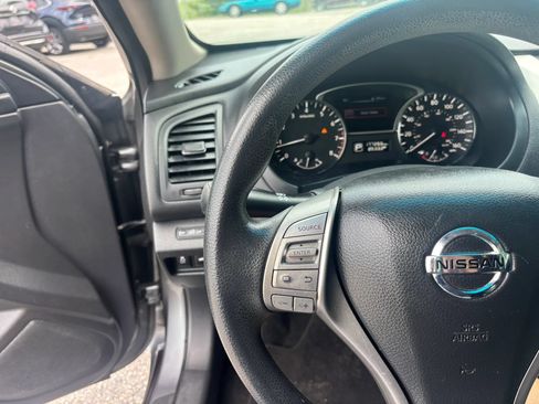Used 2015 Nissan Altima 2.5 S w/ Power Driver Seat Package FWD image 12