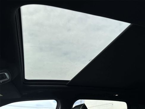 Used 2021 RAM 1500 Laramie image 9