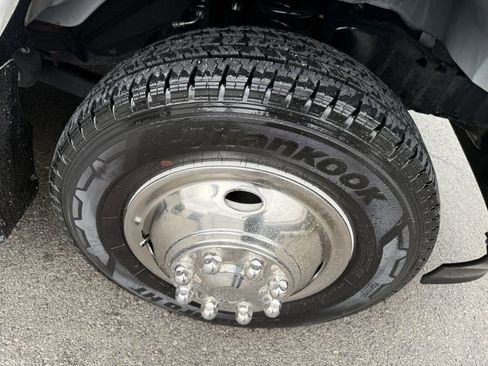 Used 2023 Ford E-450 and Econoline 450 Super Duty w/ Motorhome Prep Package image 12