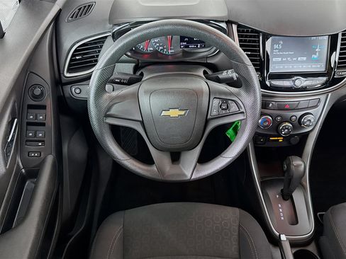 Used 2017 Chevrolet Trax LS FWD image 14