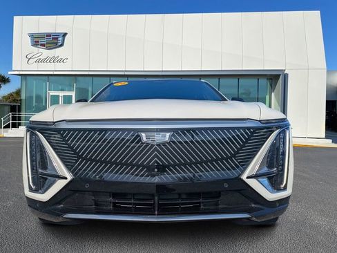 Certified 2024 Cadillac Lyriq Tech w/ Driver Assist Package RWD image 8